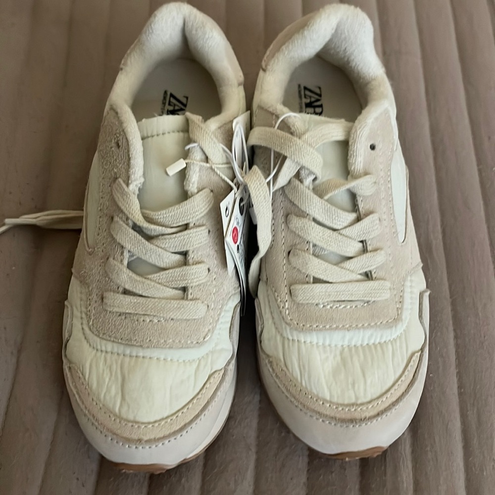 Kids shoes size 2